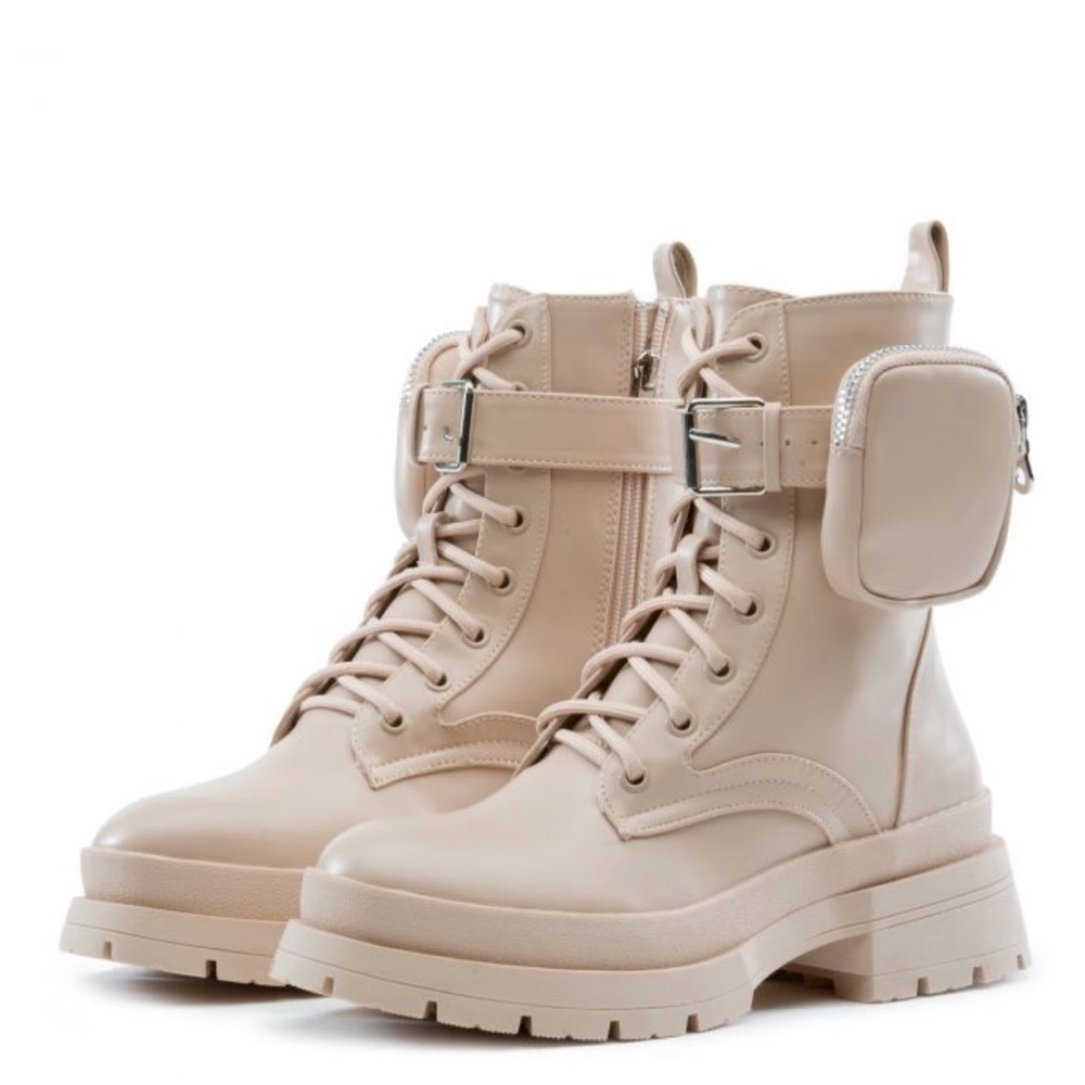 🐪 Size 7.5 Liliana Nude Combat Boots with Zipper Pockets